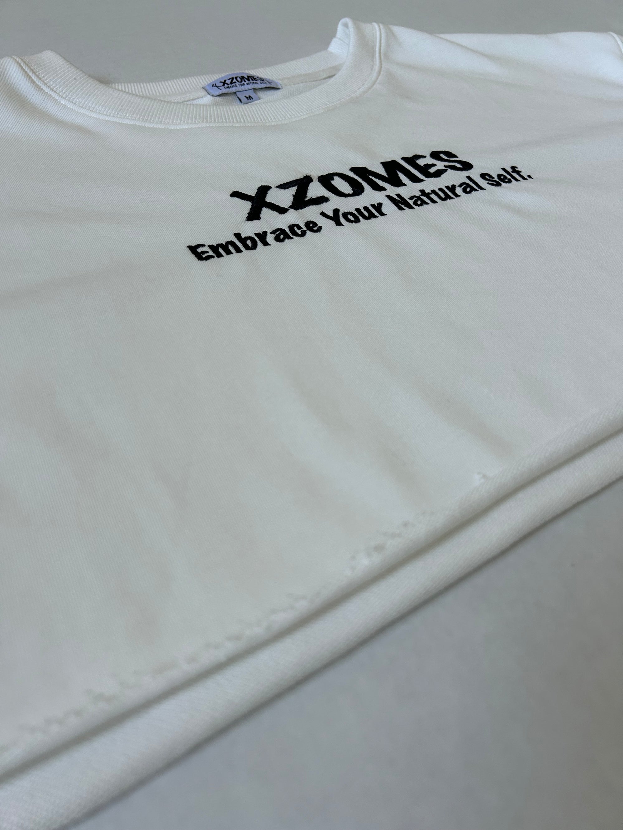 Cropped Slogan Crewneck in Off White
