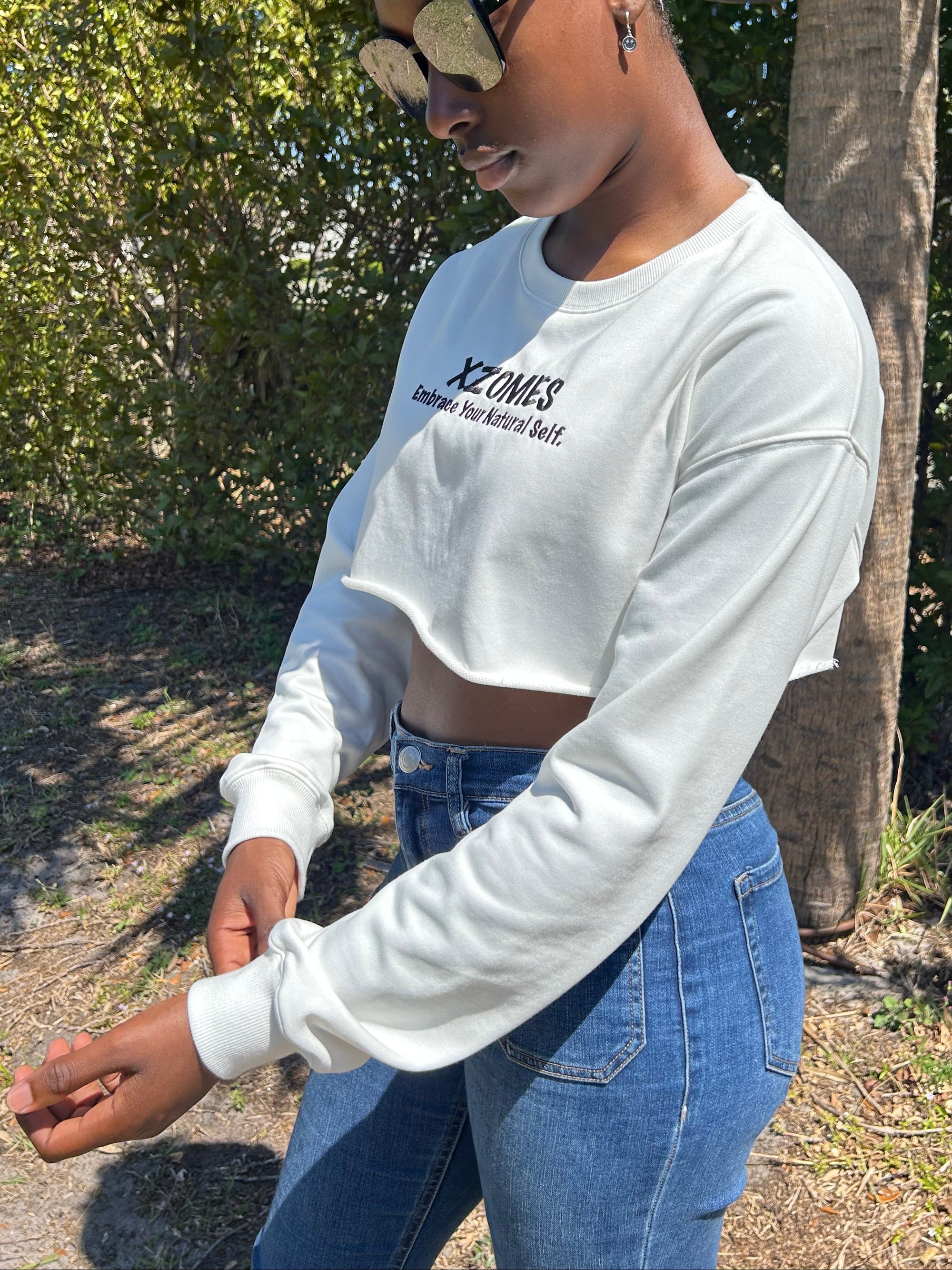 Cropped Slogan Crewneck in Off White